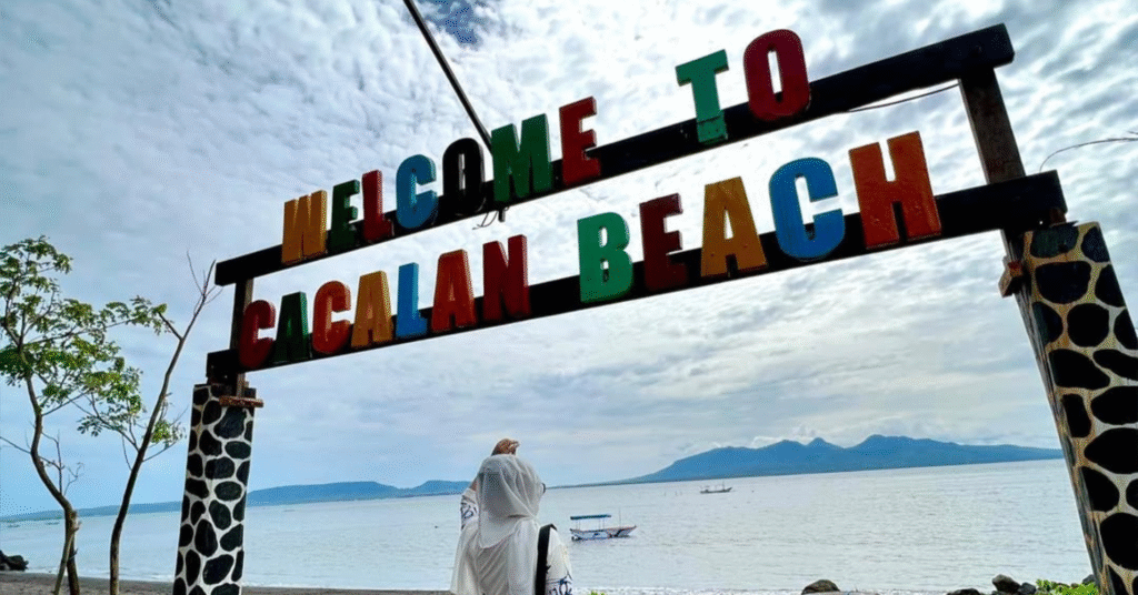 Pantai Cacalan Banyuwangi